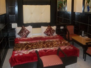 Monarch Hotel 