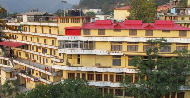 Raturi State Hotel