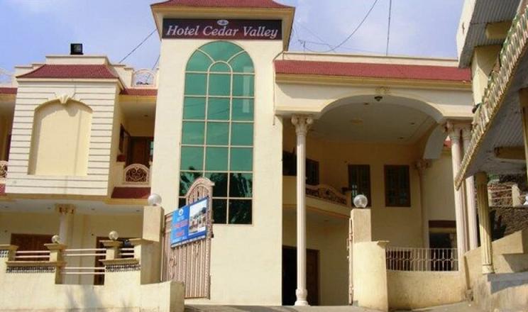 Hotel Cedar Valley